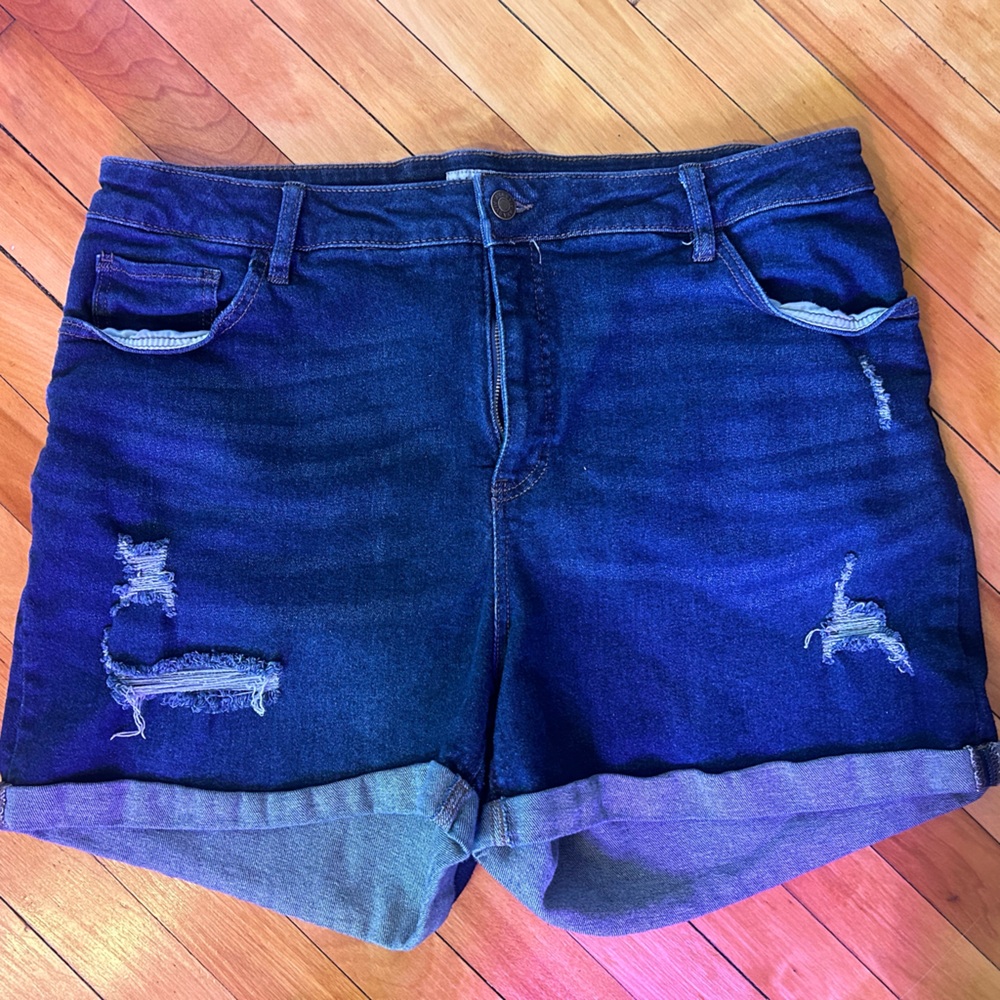 Ava and Viv ripped Jean shorts size 18W